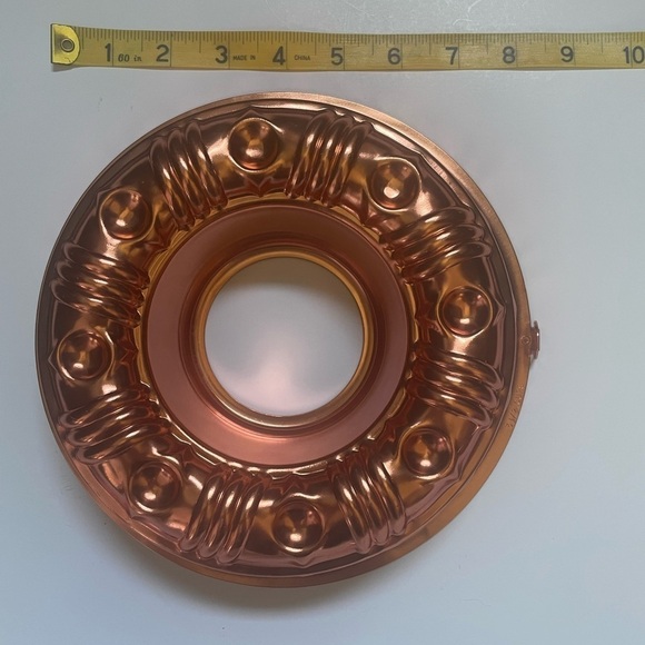 Vintage Round rose gold/copper Jello Ring Mold - with hanger 3 1/2 cup - Picture 8 of 8